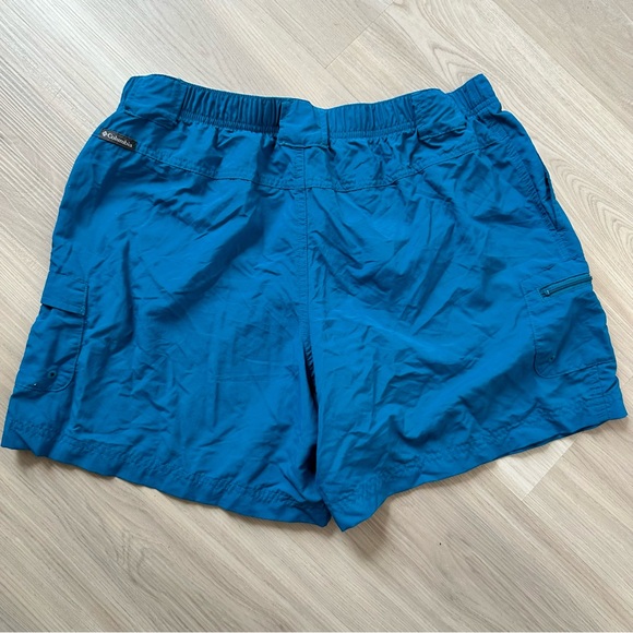 Columbia Women’s teal Nylon Athletic Shorts size Medium - Picture 2 of 5